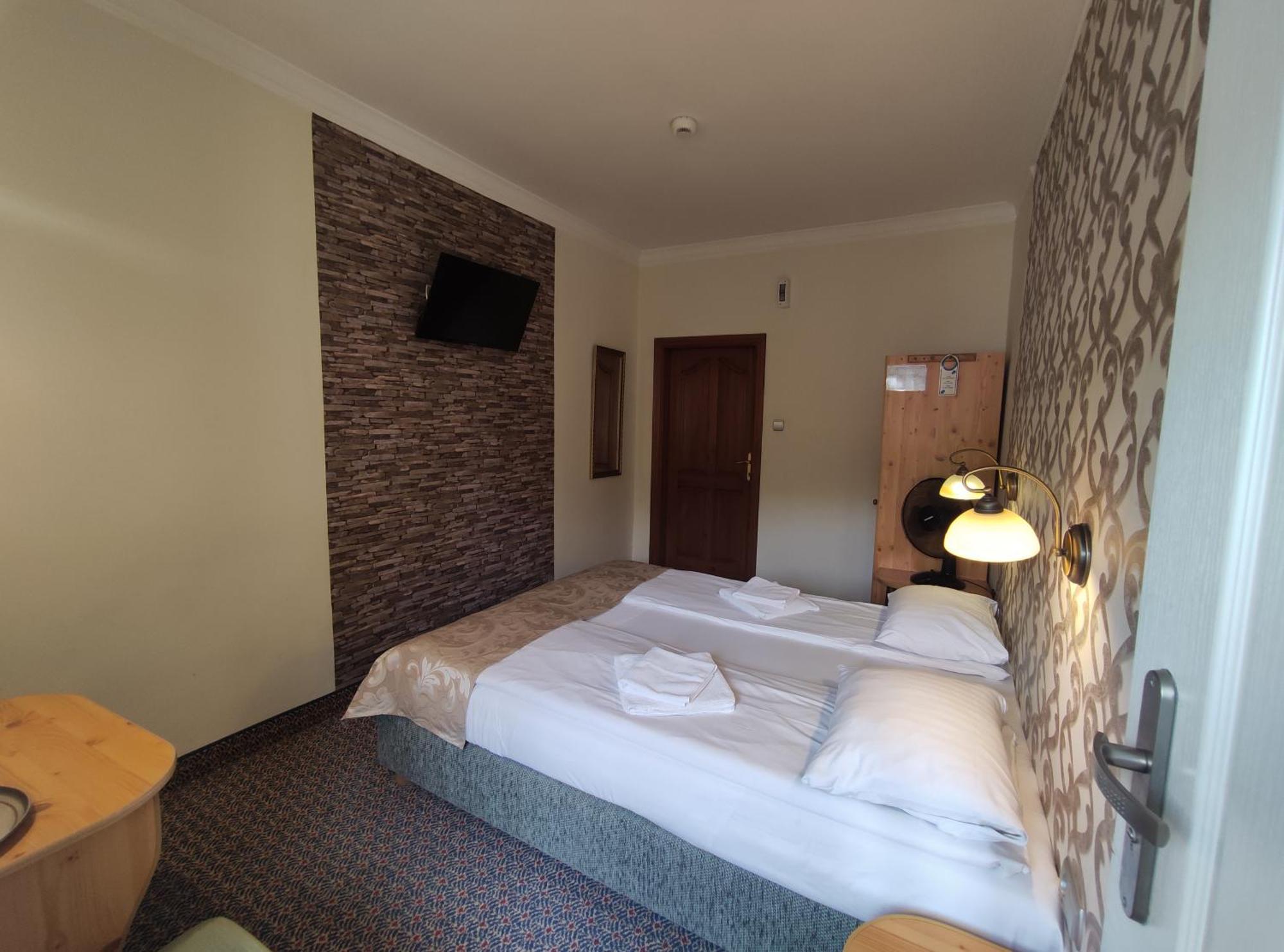 Hotel Atena 2*